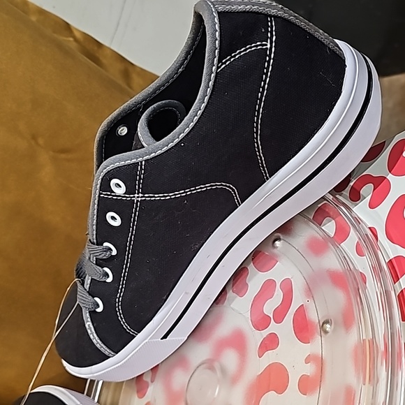 C Heelys Men Launch 20 Wheeled Shoe New without box skateboarding sneakers - Picture 9 of 11